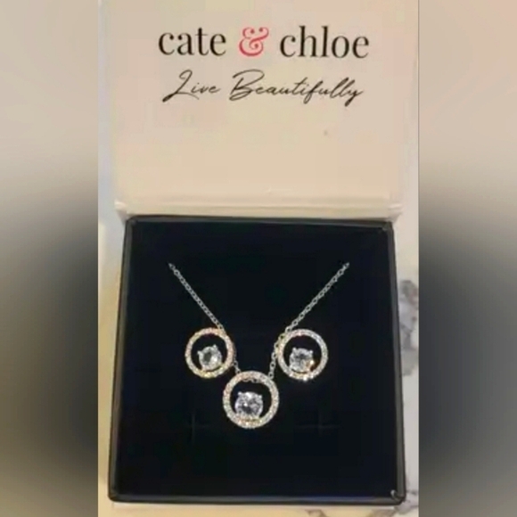 Reign 18k White Gold Necklace and Earrings Jewelry Set with Crystals - Picture 5 of 6